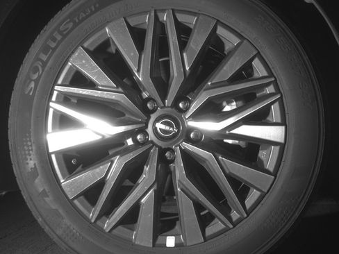 Used 2025 Nissan Altima 2.5 SV FWD image 13