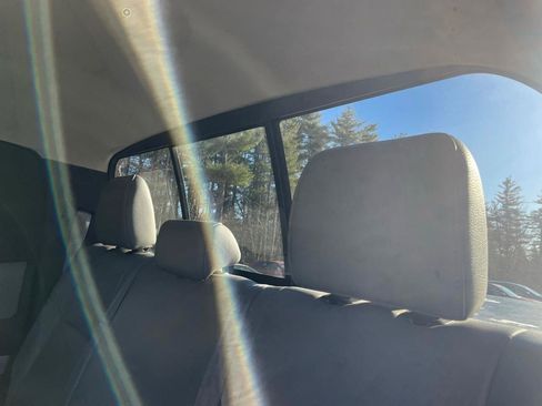 Used 2015 Toyota Tundra Limited w/ Limited Premium Package image 10