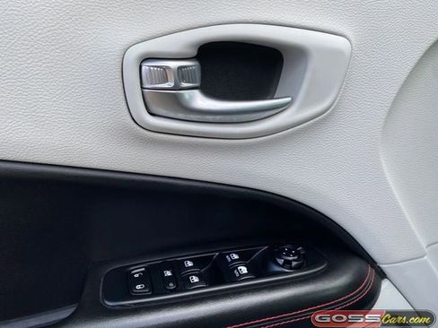 Used 2018 Jeep Compass Limited w/ Navigation Group AWD/4WD image 17