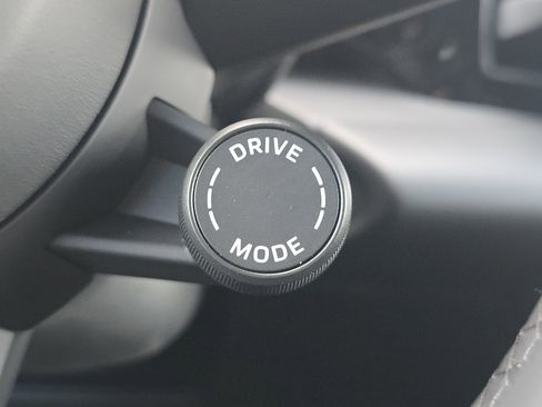 New 2025 Porsche Macan 4S Electric image 25