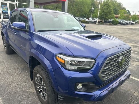 Used 2023 Toyota Tacoma TRD Sport AWD/4WD image 1