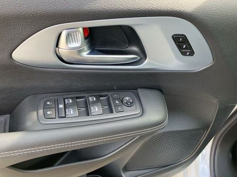 New 2026 Chrysler Pacifica Limited w/ S Appearance Package FWD image 10