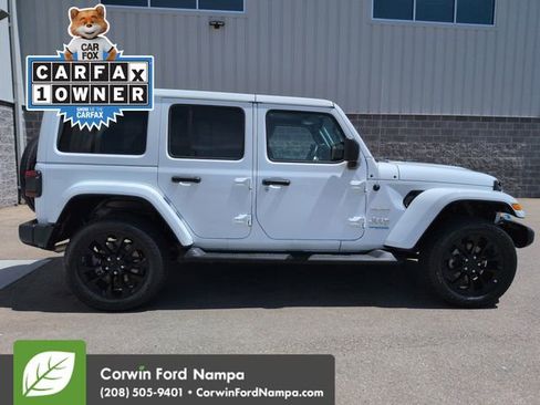 Used 2022 Jeep Wrangler Unlimited Sahara w/ Cold Weather Group AWD/4WD image 2