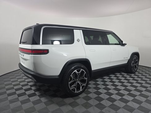 Used 2024 Rivian R1S Adventure Dual AWD/4WD image 5