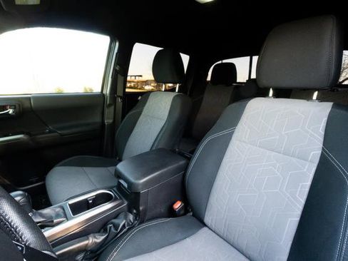 Used 2023 Toyota Tacoma TRD Off-Road image 29