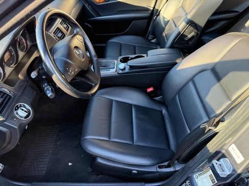 Used 2011 Mercedes-Benz C 300 4MATIC Sedan image 14