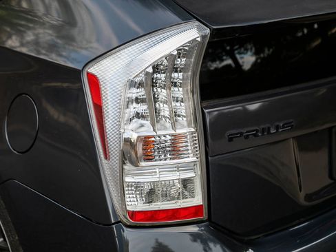 Used 2011 Toyota Prius Four w/ Solar Roof Pkg FWD image 8