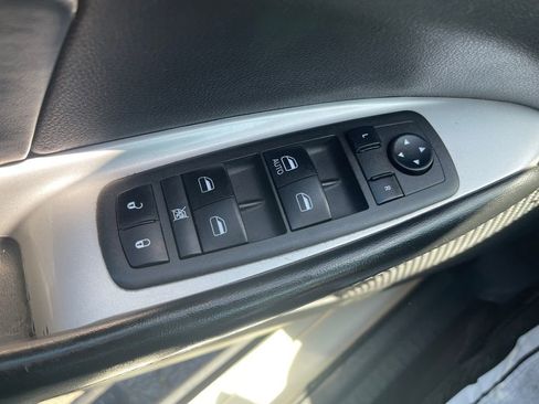 Used 2018 Dodge Journey SE w/ Blacktop Package FWD image 14