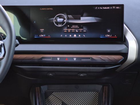 Certified 2025 BMW X3 xDrive30i w/ Premium Package image 35