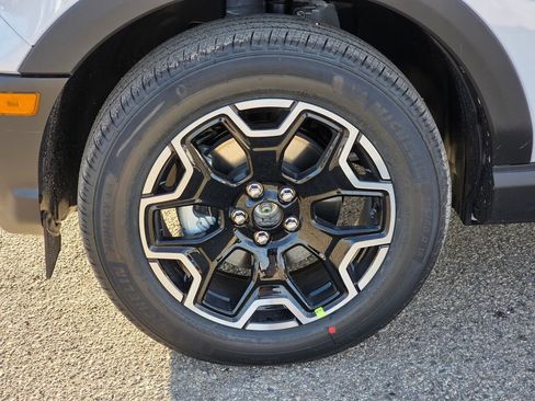 New 2026 Ford Bronco Sport Outer Banks w/ Outer Banks Tech Package+ AWD/4WD image 12