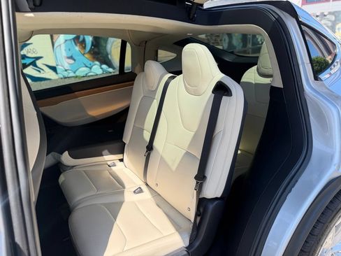 Used 2018 Tesla Model X 75D AWD/4WD image 16
