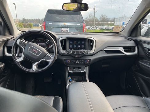 Used 2022 GMC Terrain SLT w/ Infotainment Package II image 5