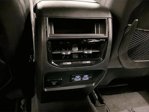 Used 2024 Jeep Grand Cherokee Altitude image 27