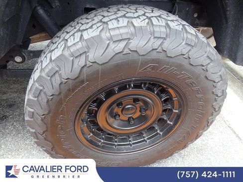 Used 2022 Jeep Gladiator Overland AWD/4WD image 14