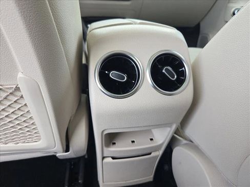 Used 2022 Mercedes-Benz GLB 250 image 15