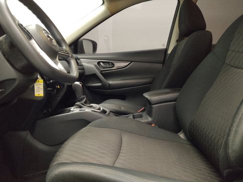 Used 2019 Nissan Rogue S AWD/4WD image 17