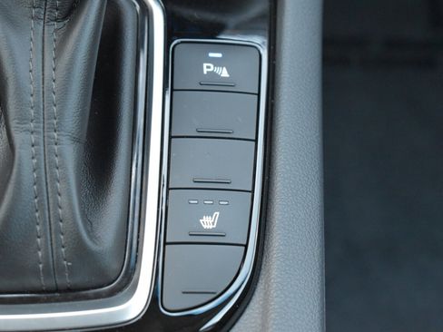 Used 2022 Hyundai Ioniq Limited FWD image 28