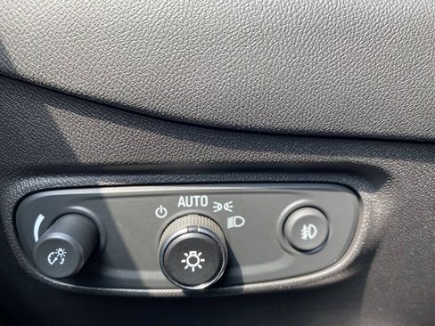 Used 2021 Chevrolet Equinox LT AWD/4WD image 37