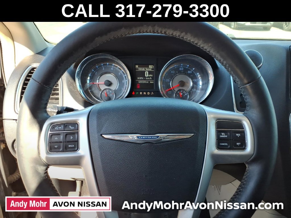 Used 2016 Chrysler Town & Country Touring-L FWD image 24