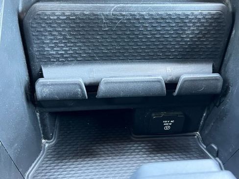 Used 2021 RAM 1500 Laramie AWD/4WD image 33