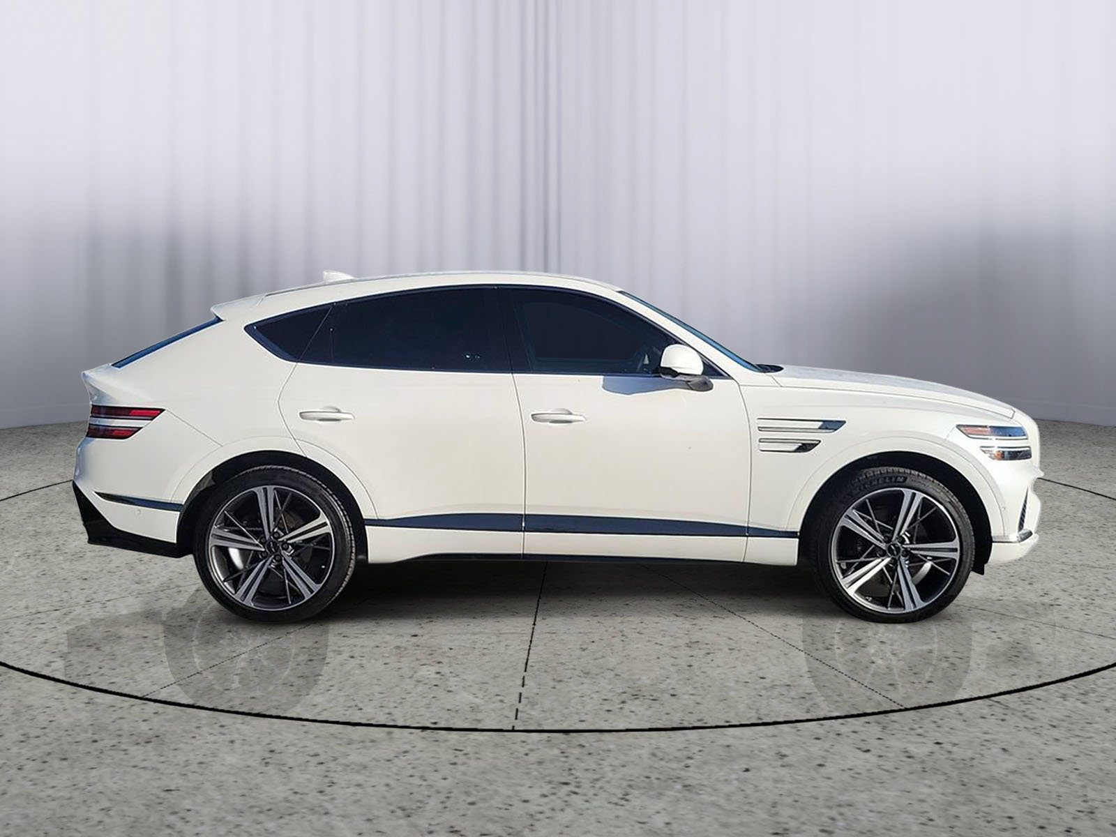 Used 2025 Genesis GV80 3.5T e-SC AWD/4WD image 3