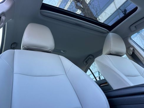 Used 2013 Lexus ES 300h image 20