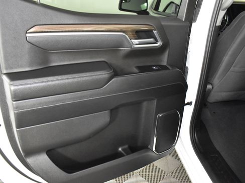 Used 2025 Chevrolet Silverado 1500 LT image 51