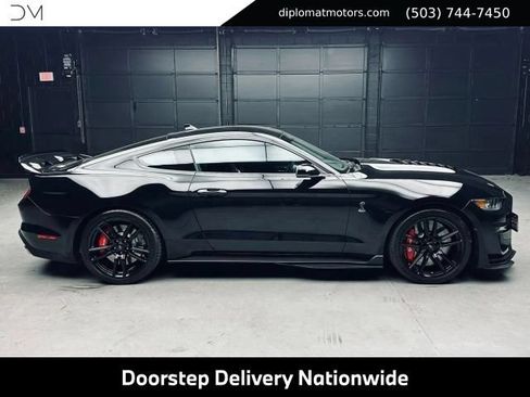 Used 2022 Ford Mustang Shelby GT500 w/ Technology Package RWD image 8