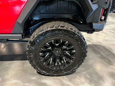 Used 2014 Jeep Wrangler Unlimited Rubicon w/ Max Tow Package image 12