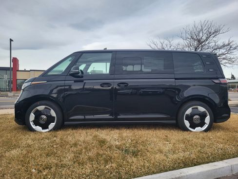 New 2025 Volkswagen ID. Buzz Pro S image 2