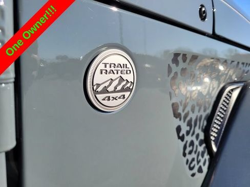Used 2024 Jeep Wrangler Unlimited Sahara AWD/4WD image 15