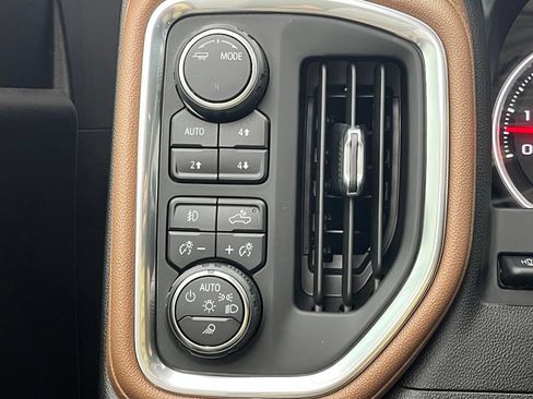 Used 2022 Chevrolet Silverado 1500 High Country w/ Technology Package AWD/4WD image 25