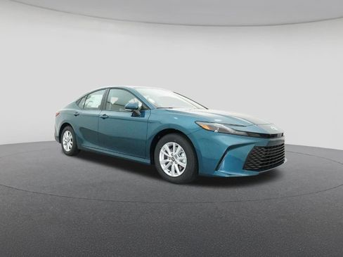 New 2025 Toyota Camry LE image 29
