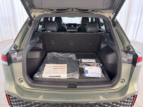 New 2026 Volkswagen Tiguan SE R-Line FWD image 35