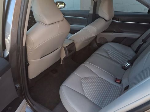 Certified 2022 Toyota Camry SE image 18