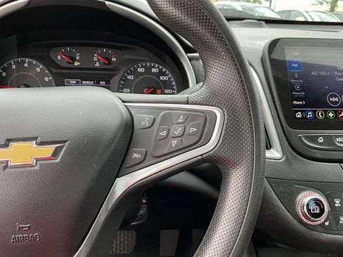 Used 2022 Chevrolet Malibu LT FWD image 11