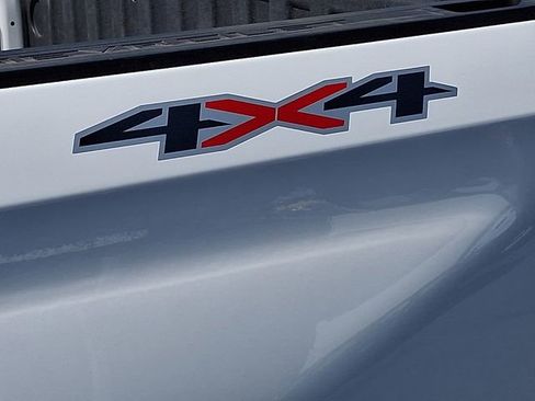 Used 2022 Chevrolet Silverado 1500 LT AWD/4WD image 30