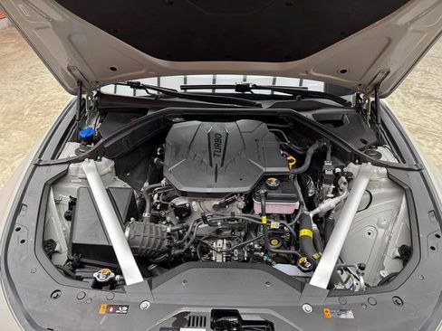 Used 2025 Genesis G70 2.5T image 26