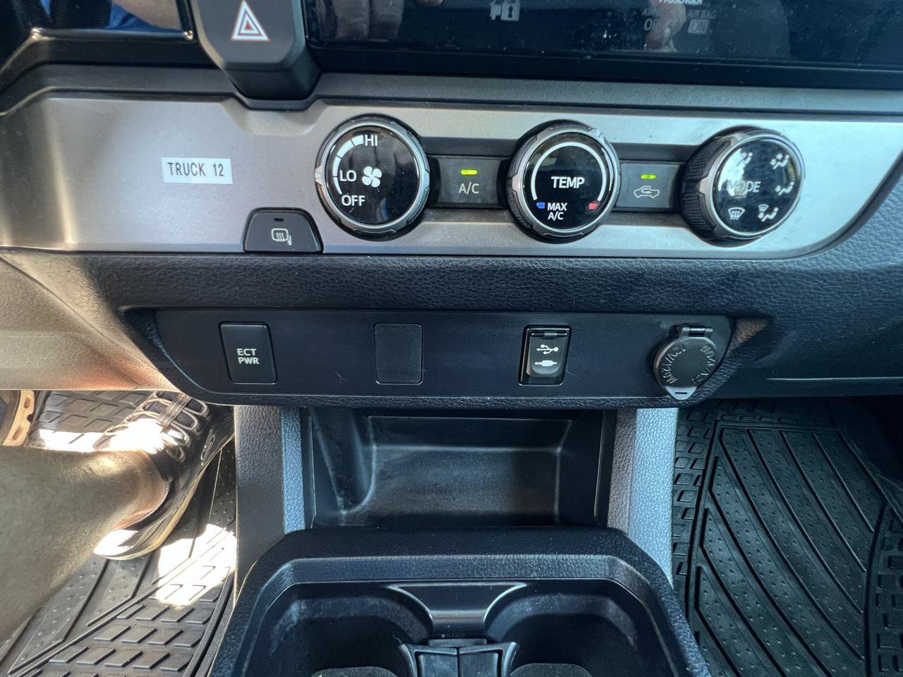Used 2016 Toyota Tacoma SR RWD image 19