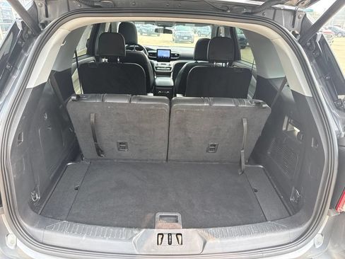 Used 2022 Ford Explorer XLT w/ Equipment Group 202A AWD/4WD image 27