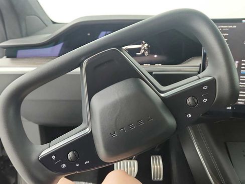 Used 2022 Tesla Model X AWD/4WD image 17