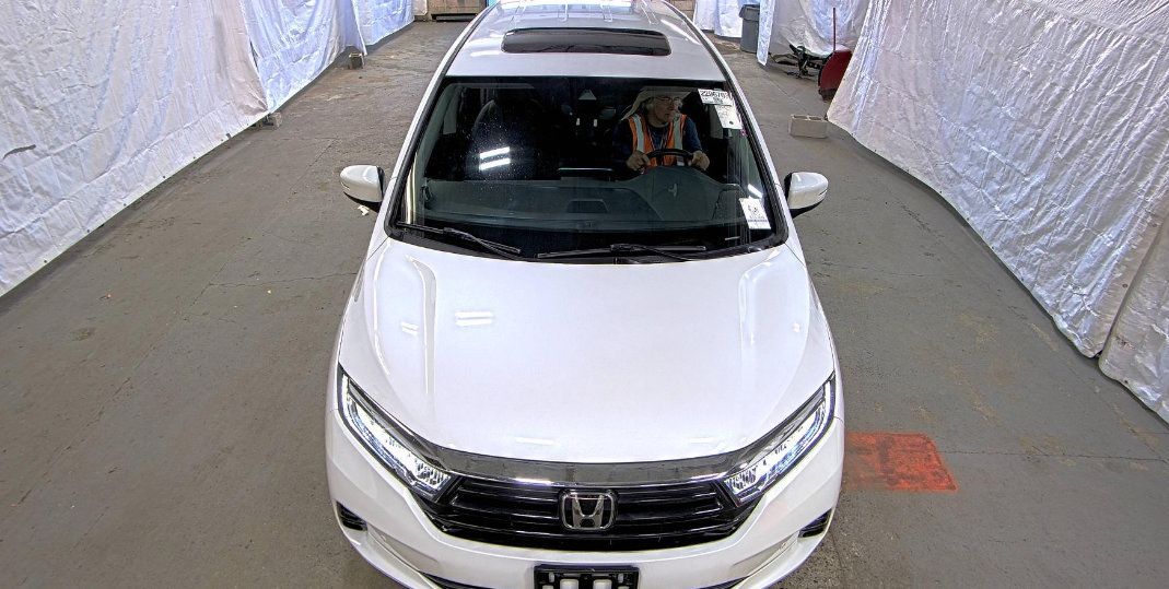 Used 2023 Honda Odyssey Touring image 2
