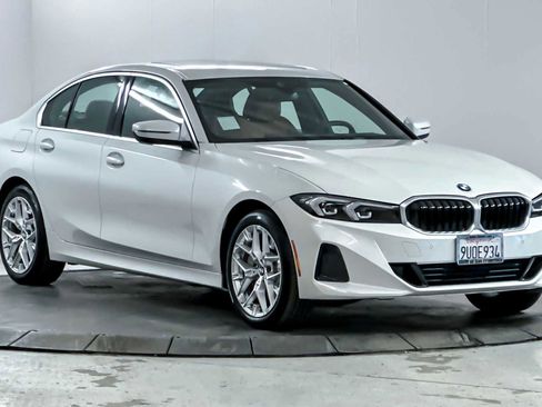 Used 2025 BMW 330i xDrive Sedan w/ Convenience Package image 9