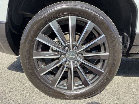 Certified 2025 Lexus GX 550 w/ Cold Area Package image 18