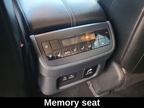 Used 2022 Nissan Pathfinder Platinum w/ Lighting Package (N93) image 12