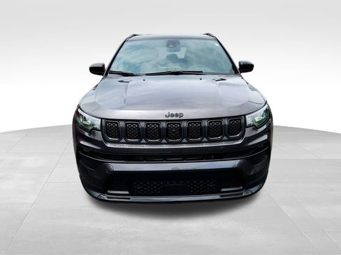 Used 2024 Jeep Compass Latitude w/ Convenience Group image 2