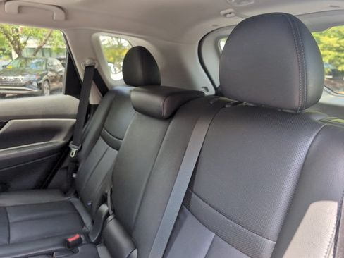 Used 2019 Nissan Rogue SL w/ Premium Package FWD image 22
