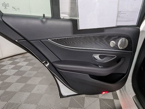 Used 2022 Mercedes-Benz E 350 4MATIC Sedan image 40