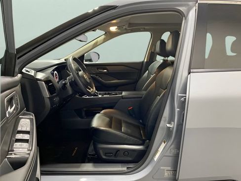 Certified 2024 Nissan Rogue SL w/ SL Premium Package AWD/4WD image 11