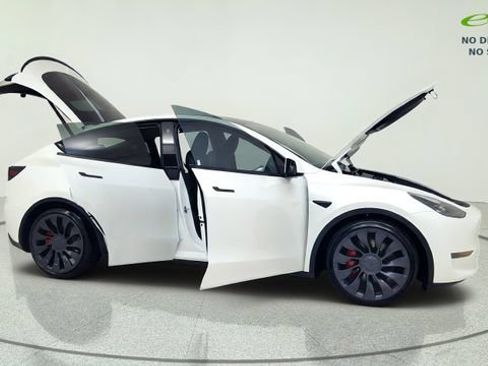 Used 2023 Tesla Model Y Performance AWD/4WD image 20